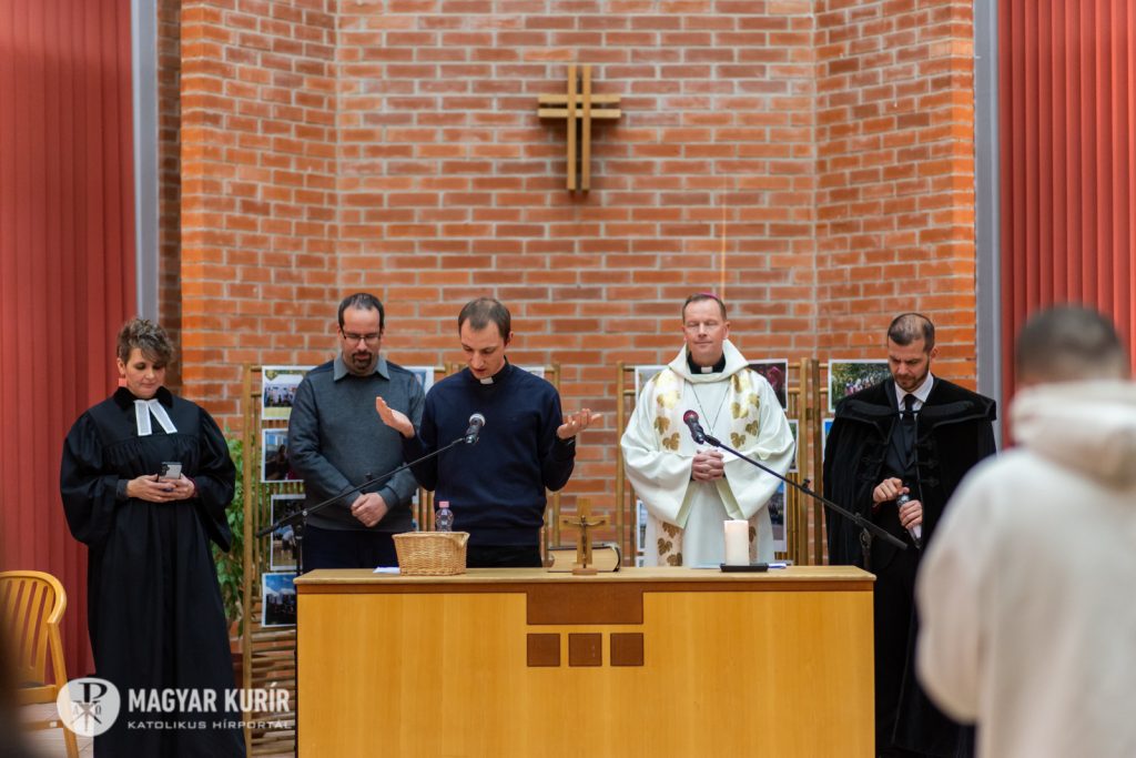 okumenikus-ifjusagi-imaest-05